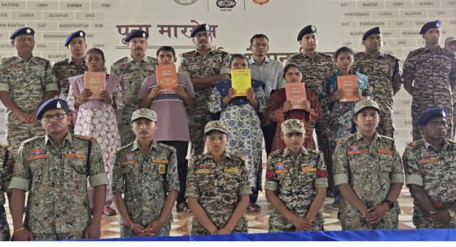 डेडलाइन खत्म होने के साथ छत्तीसगढ़ में आज 3 जिलों में नक्सलियों का सरेंडर
