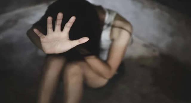 रेप पीड़िता पर बदमाशों ने फेंका एसिड, आरोपियों की तलाश में जुटी पुलिस