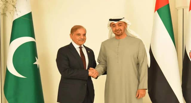 UAE ने अरबों डॉलर का कर्ज मांगा वापस, अब कौन देगा सहारा?