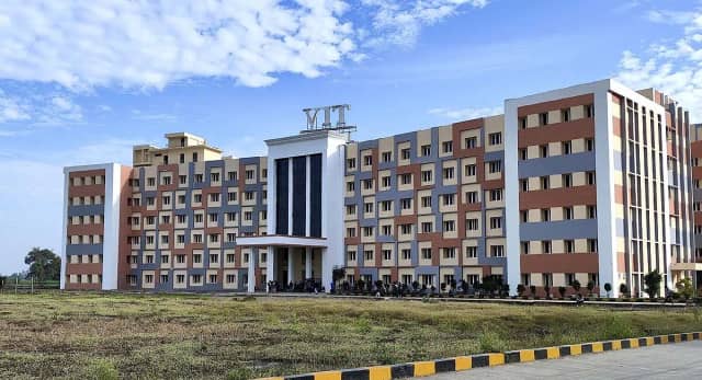 VIT University Case: राष्ट्रीय मानवाधिकार आयोग ने UGC और उच्च शिक्षा विभाग को भेजा नोटिस