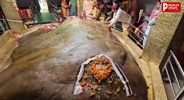 जहां लेटी मुद्रा में विराजमान हैं महादेव, हर साल बढ़ता है शिवलिंग का आकार