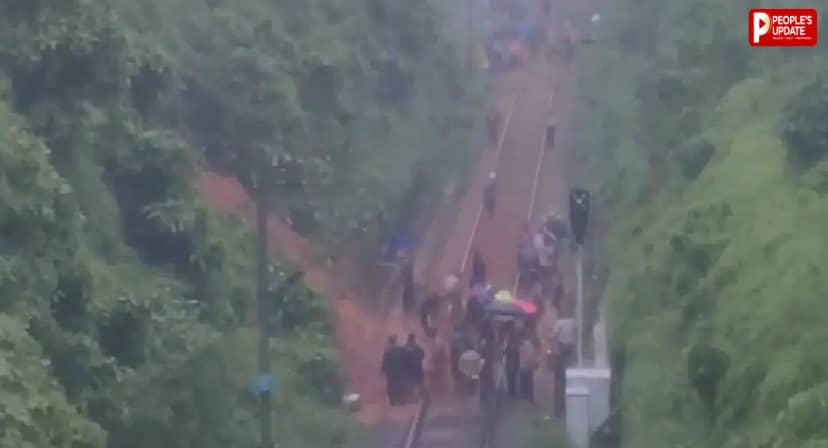 केरल में रेलवे ट्रैक पर लैंडस्लाइड से बड़ा हादसा, एक्सप्रेस ट्रेन का इंजन पटरी से उतरा, कई ट्रेनें प्रभावित; IMD ने जारी किया था ऑरेंज अलर्ट