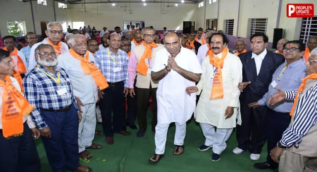 खिलचीपुर में जिला स्तरीय पेंशनर्स सम्मान समारोह आयोजित, 80 वर्ष की आयु पूरी करने वाले बुजुर्गों और नव पेंशनर्स का हुआ सम्मान