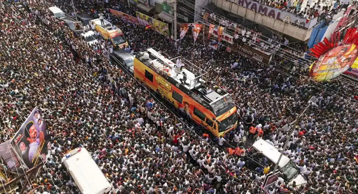 करूर में तमिल एक्टर विजय की रैली में भगदड़ : 39 की मौत, अभिनेता की अपील के बाद बेकाबू हुई भीड़; जानें पूरा मामला