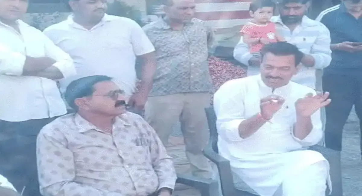 कूच से पहले किसान नेताओं पर कार्रवाई, कई जिलों में नजरबंद
