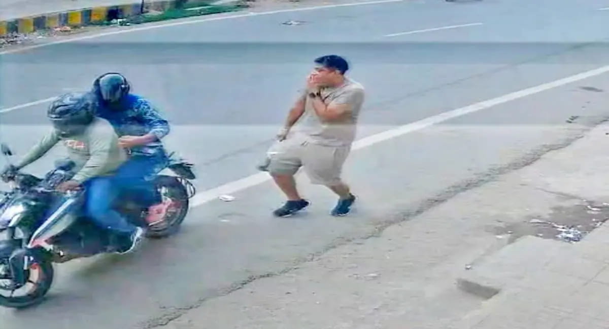 RJD विधायक के भाई से लूट, बाइक सवार बदमाशों ने छीनी सोने की चेन; CCTV में कैद हुई वारदात