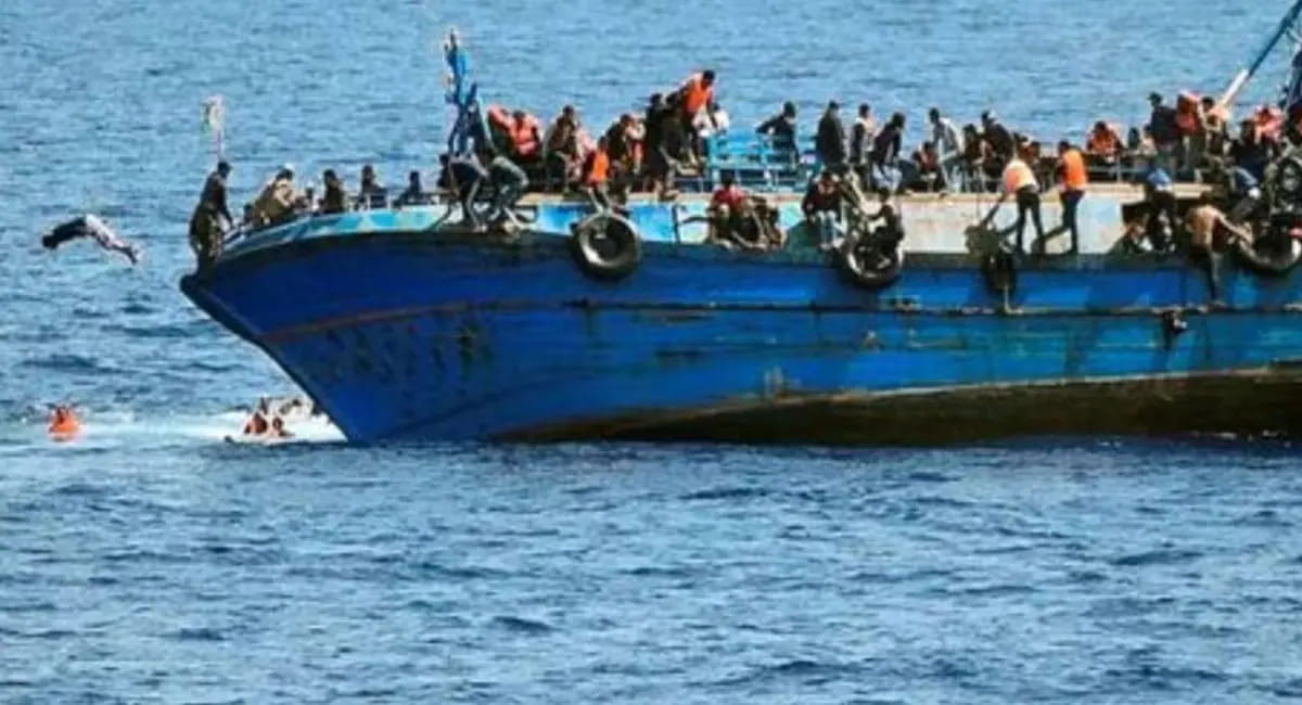 250 लोगों के लापता होने की आशंका, रोहिंग्या और बांग्लादेशियों को ले जा रही थी बोट 