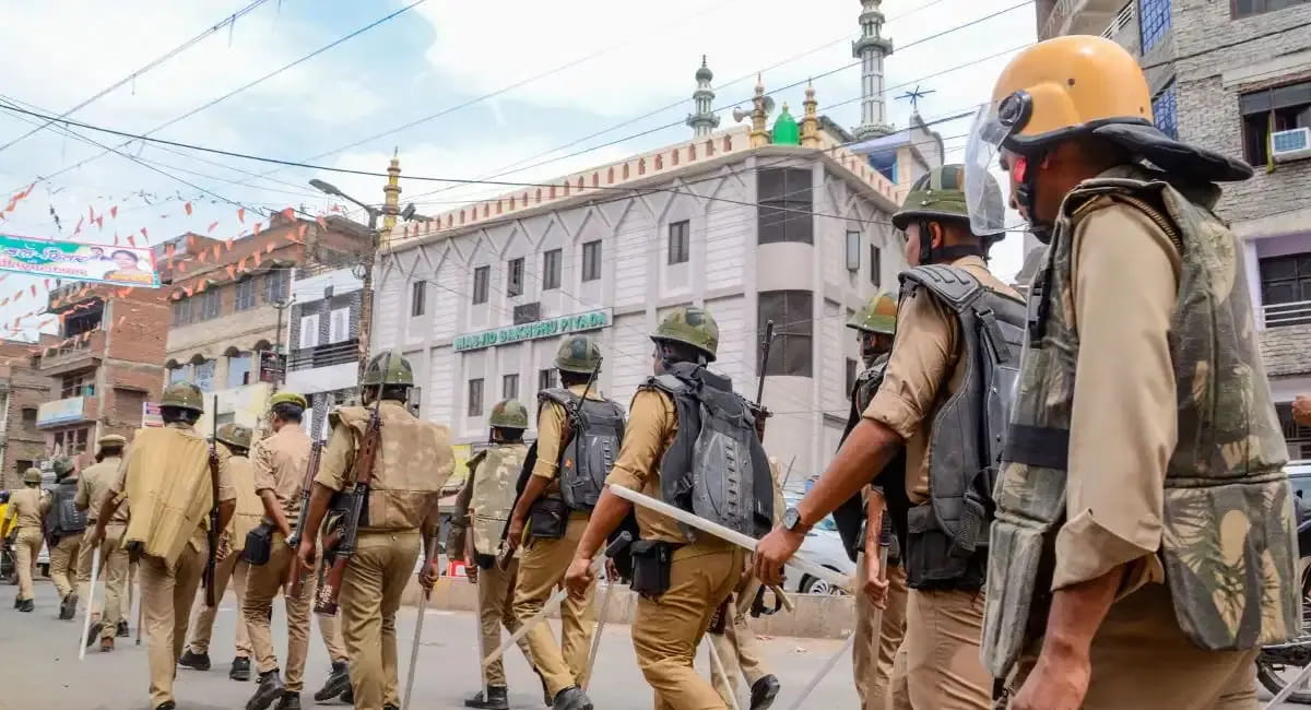 ड्यूटी से गायब पुलिसकर्मियों पर एक्शन, 14 सस्पेंड, 118 को नोटिस 