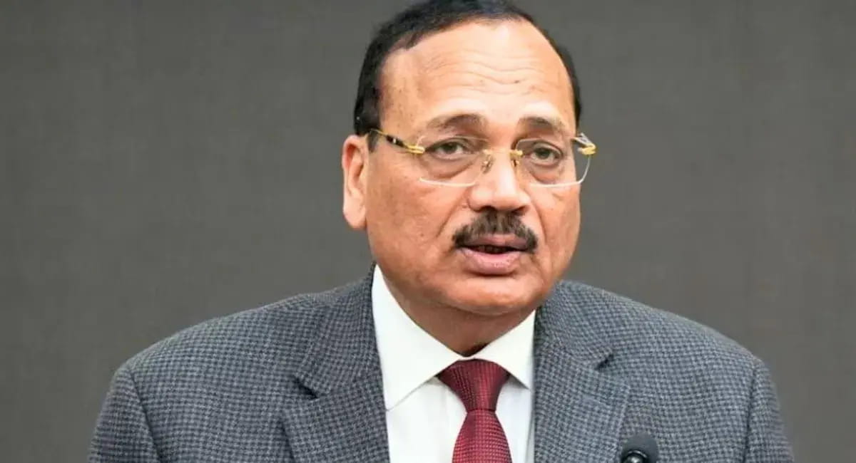 सीजेआई सूर्यकांत ने कॉकरोच और परजीवी वाले बयान पर दी सफाई, 'मेरे बयान को गलत तरीके से पेश किया गया...
