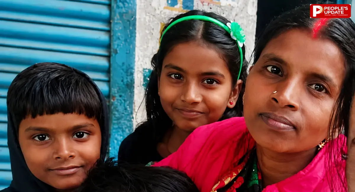 मकान की सीट गिरने से महिला की मौत, कई घर क्षतिग्रस्त