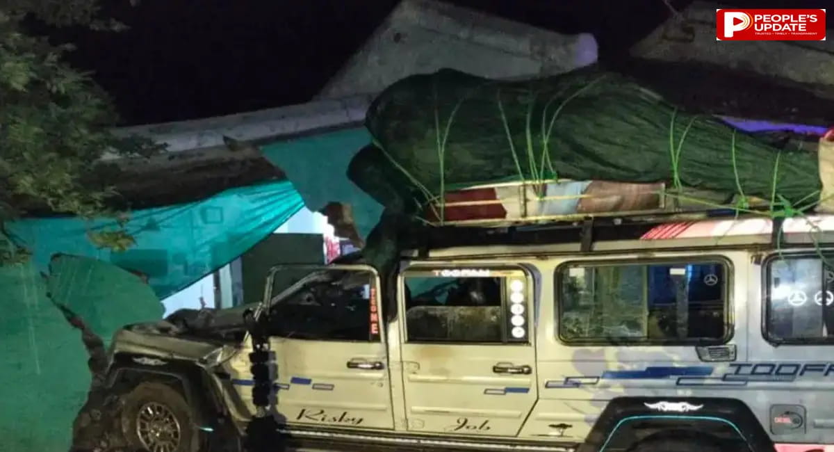 मजदूरों से भरा ओवरलोड वाहन मकान में घुसा, तीन की मौत; 12 घायल