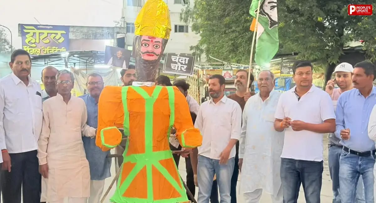 सीहोर में मुख्य चुनाव आयुक्त के खिलाफ कांग्रेस का प्रदर्शन, पुतला फूंका; वोट चोरी और इलेक्टोरल बॉन्ड पर उठाए सवाल