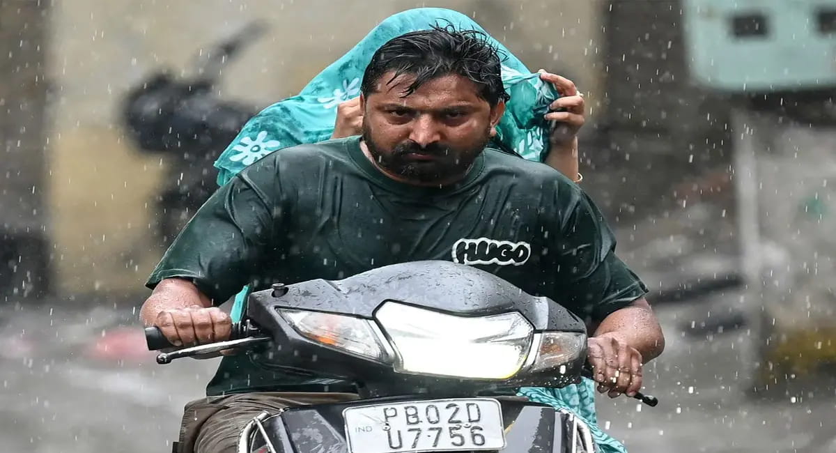 दिल्ली समेत 10 राज्यों में बारिश का अलर्ट, UP में गिरेंगे ओले