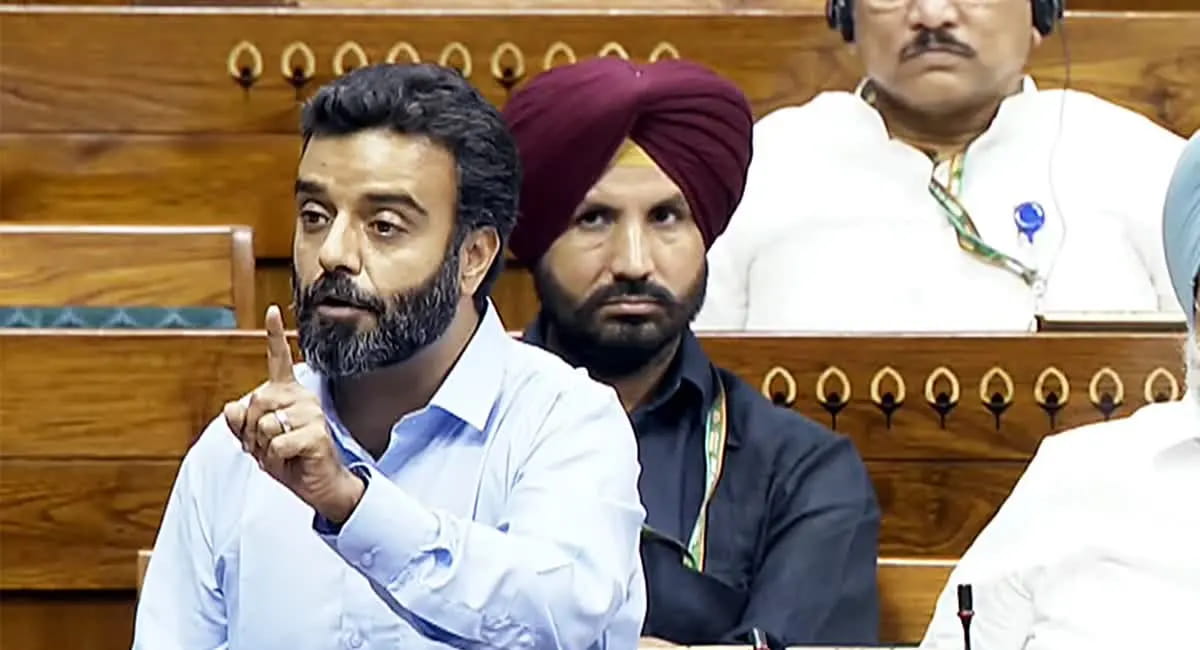 आगा रुहुल्लाह के विवादित बयान पर भड़के अमित शाह, सदन में तीखी बहस