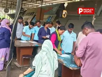 रायपुर नगर निगम की बड़ी कार्रवाई: लाइसेंस फीस बकाया पर 14 दुकानें सील