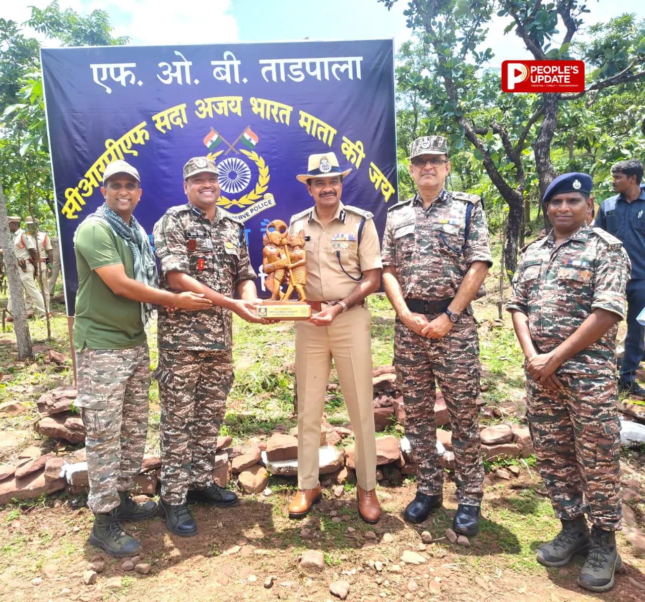 बीजापुर बॉर्डर पर तेलंगाना DGP का बड़ा दौरा, ताड़पाला FOB में जवानों से लिया सुरक्षा का फीडबैक
