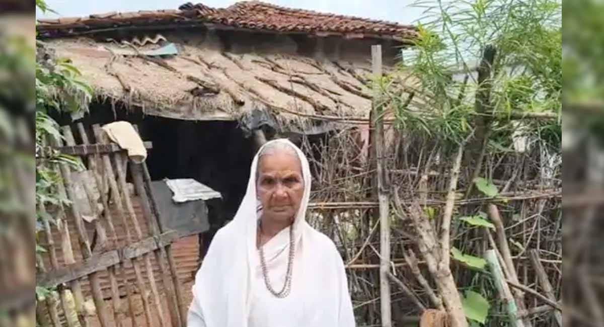 भिखारी के घर चोरी... झोपड़ी से उड़ाए 2.54 लाख, भाई के घर तीजा मनाने गई थी महिला