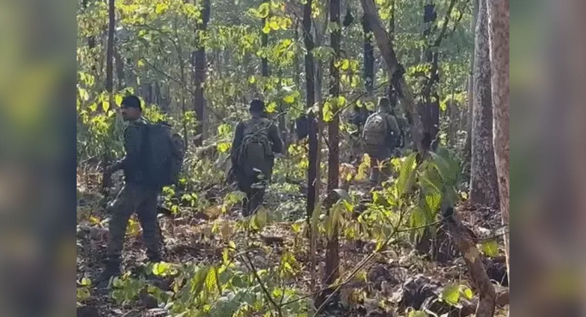 छत्तीसगढ़ के गरियाबंद में बड़ा एनकाउंटर, 10 नक्सलियों के मारे जाने की खबर; इनमें 1 करोड़ का इनामी बालकृष्ण भी शामिल