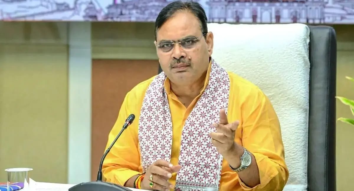 300+ सरकारी स्कूल बंद, बच्चों का भविष्य कैसे प्रभावित होगा?