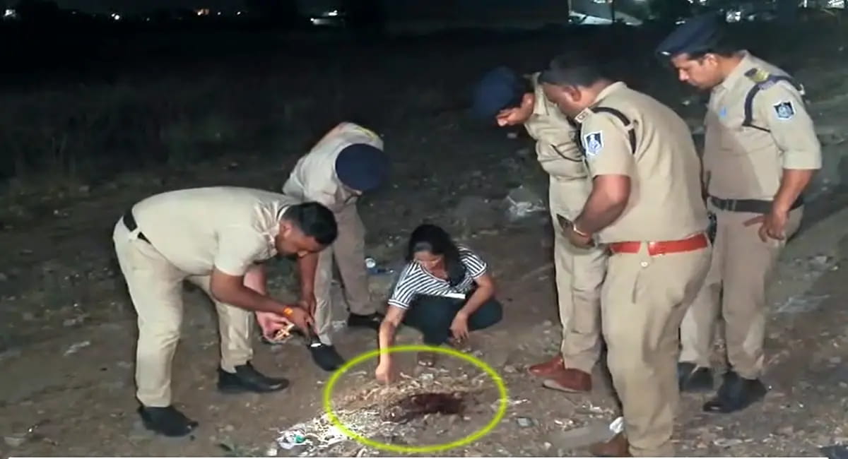 इंदौर में सिर कुचलकर युवक की बेरहमी से हत्या, सड़क किनारे मिला शव