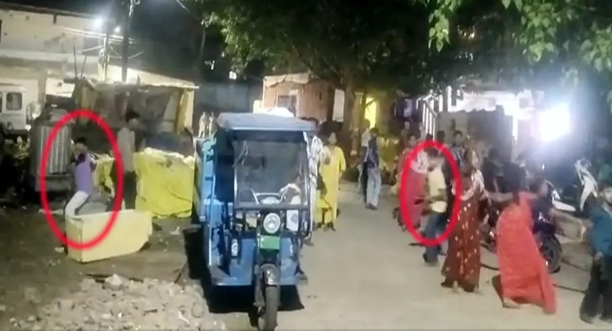 पत्थरबाजी में बदला विवाद -कई घायल