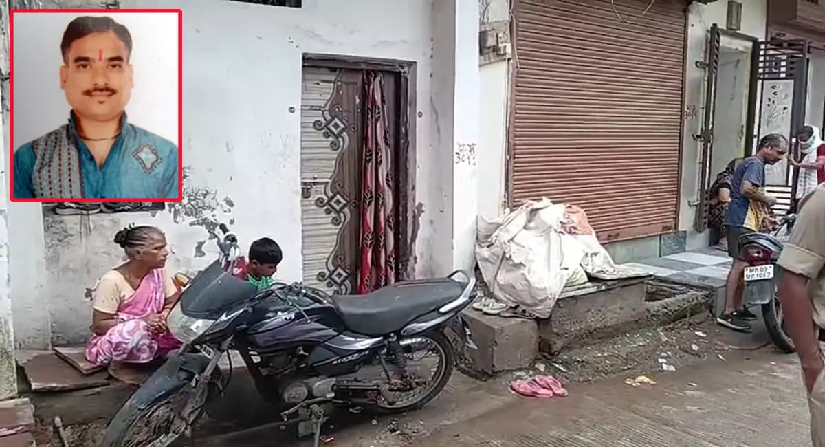 छोटे भाई की बेरहमी से हत्या, आरोपी घर में ही बैठा रहा