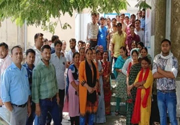 कोई उधारी लेकर चला रहा अपना घर तो किसी के बच्चों का छूट गया स्कूल