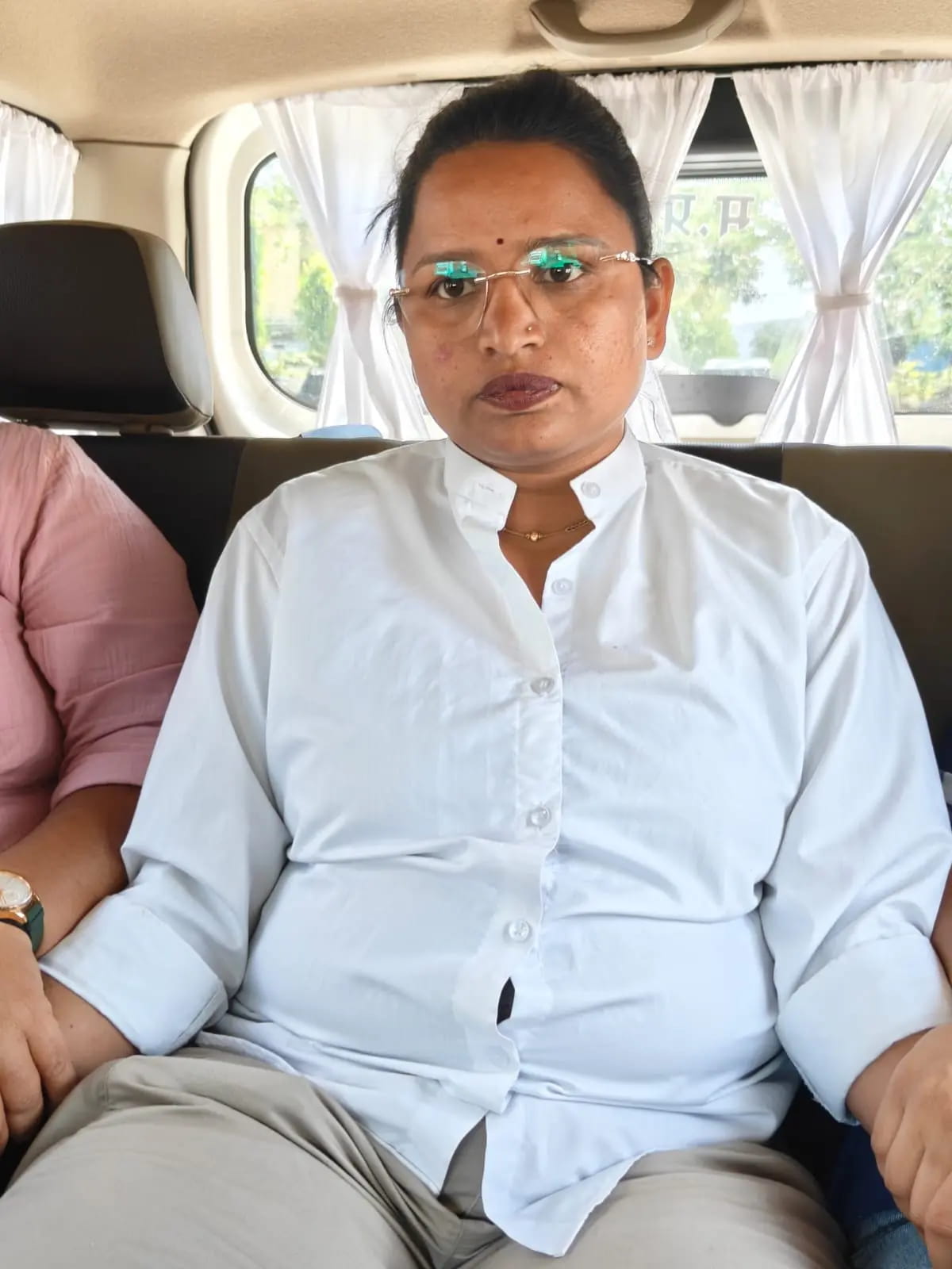महू की 15 हजार रुपए की रिश्वत लेते महिला इंजीनियर गिरफ्तार