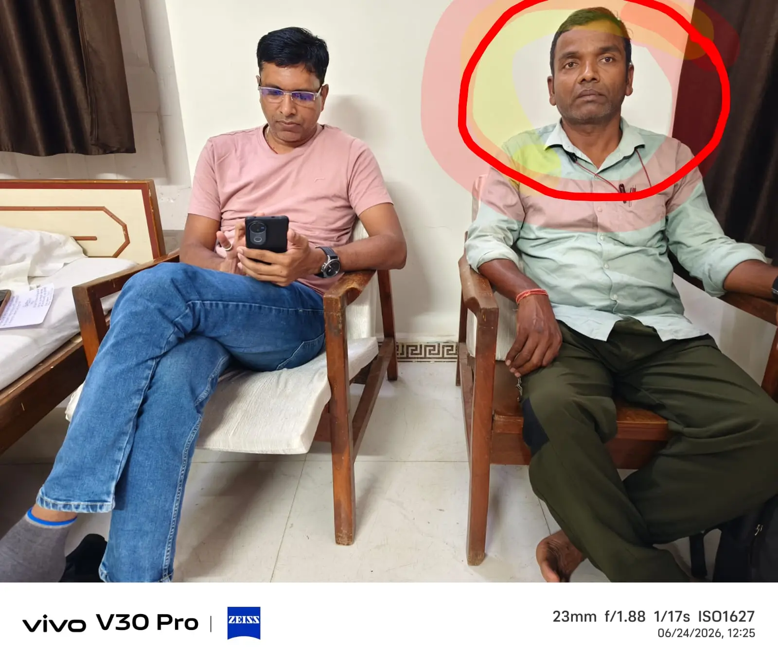 एरियर्स की राशि के भुगतान के बदले शिक्षक से रिश्वत लेते हुए लेखापाल रंगे हाथों गिरफ्तार