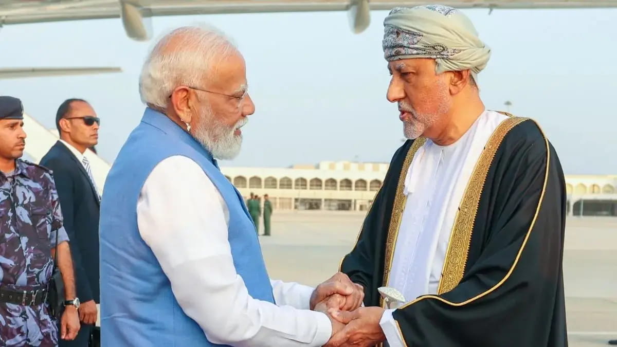 पीएम मोदी ओमान पहुंचे , मस्कट एयरपोर्ट पर किया गया स्वागत