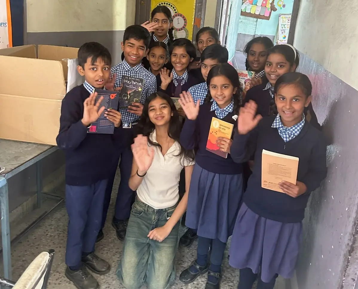 इंदौर की त्रिशा ने विंटर वैकेशन का उपयोग किया, दूसरे स्टूडेंट्स की मदद के लिए शुरू की लाइब्रेरी