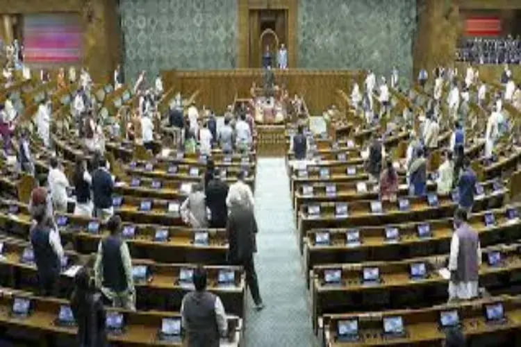 लोकसभा 9 मार्च तक के लिए स्थगित, बजट सत्र के दूसरे चरण में बढ़ सकती हैं राहुल गांधी की मुश्किलें