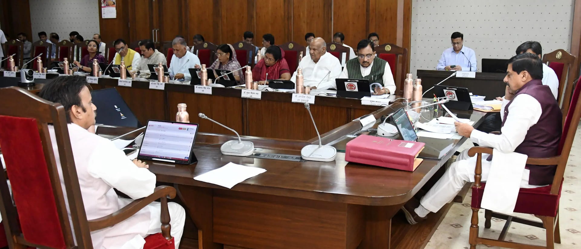 युवाओं के लिए इंटर्नशिप योजना, 46 लाख संपत्तियों की फ्री रजिस्ट्री और कर्मचारियों के डीए को मंजूरी