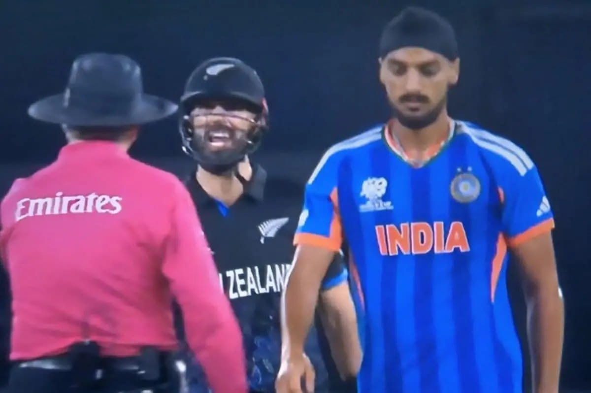डेरिल मिचेल को मारी बॉल, अब ICC ने अर्शदीप सिंह पर लगाया जुर्माना, काटी जाएगी मैच फीस