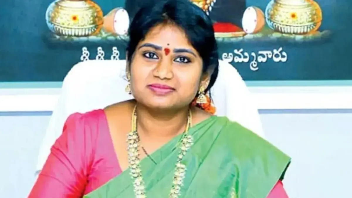 लाखों के सोने के गहने, चांदी के बर्तन, भ्रष्टाचार के मामले में असिस्टेंट कमिश्नर कलिंगिरी शांति गिरफ्तार