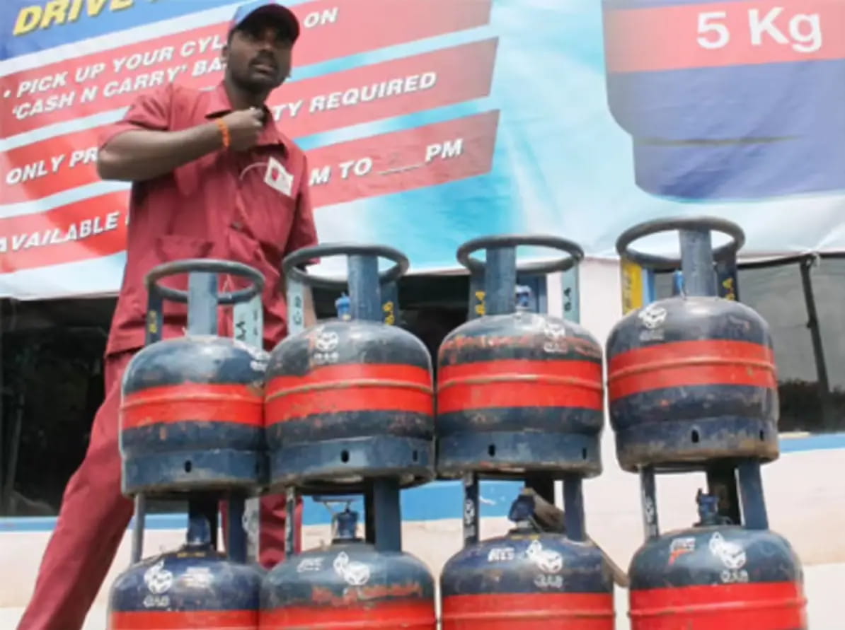 5 किलो गैस वाला छोटा सिलेंडर, बाद में 14.2 किलो के कनेक्शन में किया जा सकेगा कन्वर्ट