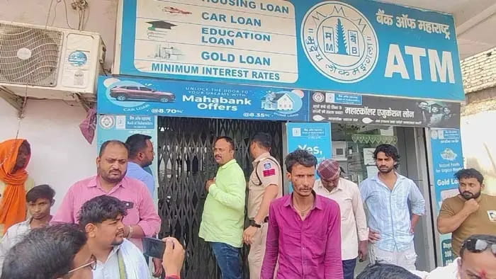 20 मिनट में फायरिंग कर पांच बदमाशों ने लूट लिए 35 लाख, मैनेजर से की मारपीट