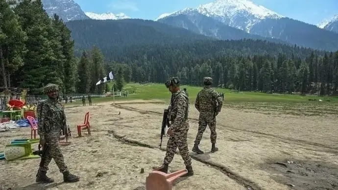कश्मीर के पर्यटन स्थलों पर सुरक्षा व्यवस्था बढ़ाई, QR में सर्विस प्रोवाइडर्स का पूरा रिकॉर्ड 