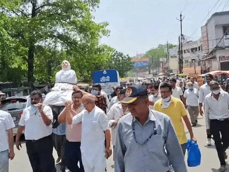 तेज रफ्तार कार ने 3 जैन साध्वियों को कुचला, दो की मौत