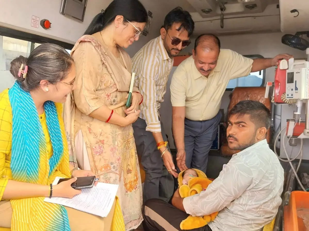 हार्ट प्रॉब्लम के कारण 10 दिन की मासूम को जबलपुर से मुंबई किया एयरलिफ्ट
