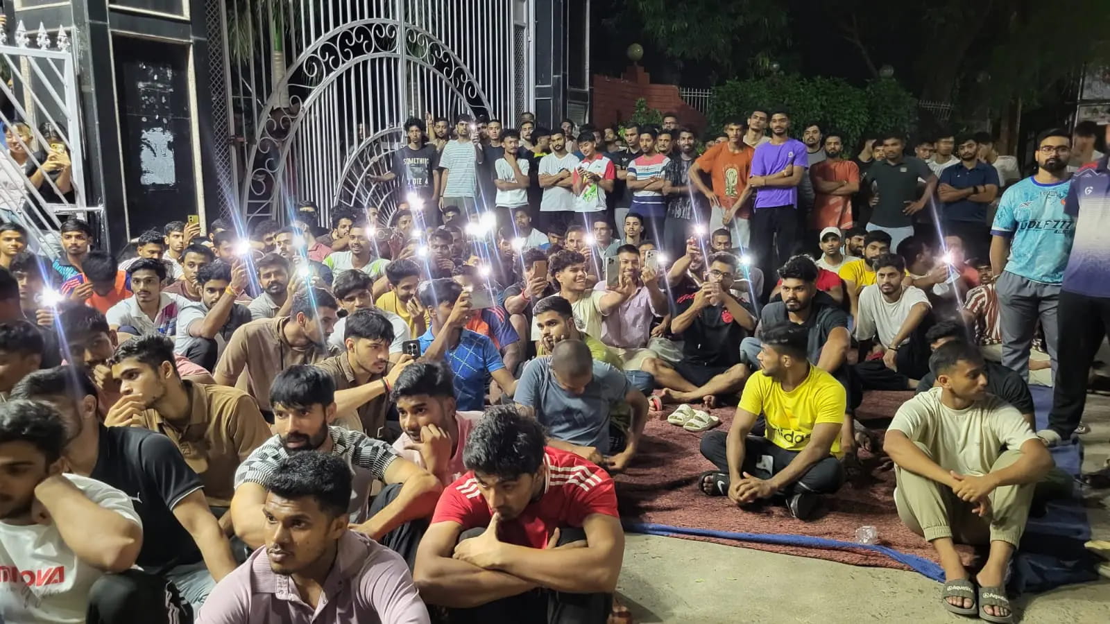 LNIPE में बढ़ी रार, कुलपति के खिलाफ 18 शिक्षकों ने खेल मंत्री को भेजा ई-मेल