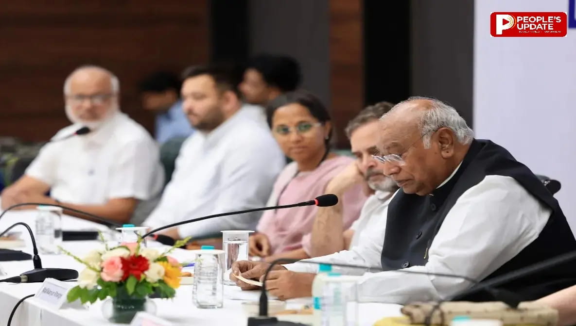 चुनाव आयोग के खिलाफ INDIA गठबंधन ने बनाया प्लान; 2 से 8 अक्टूबर तक ‘सेव डेमोक्रेसी मार्च’, 6 को दिल्ली में प्रदर्शन