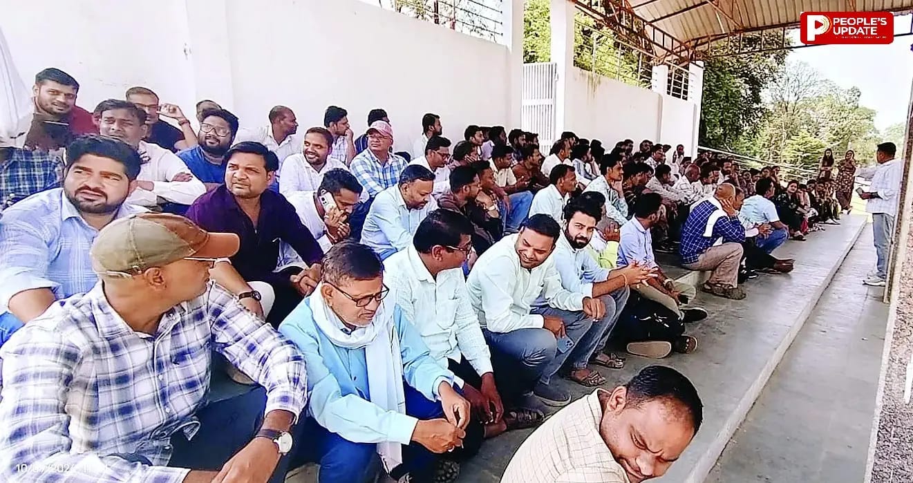 पटवारियों ने शुरू किया सामूहिक इस्तीफे सौंपना; नरसिहंपुर में टोटल शट डाउन, ग्वालियर में 19 और सागर जिले में 12 पटवारियों को सस्पेंड