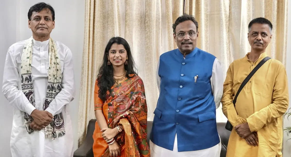 बीजेपी में शामिल होते ही मैथिली ठाकुर की चुनावी चर्चाएं तेज...इस सीट से लड़ सकती हैं विधानसभा चुनाव
