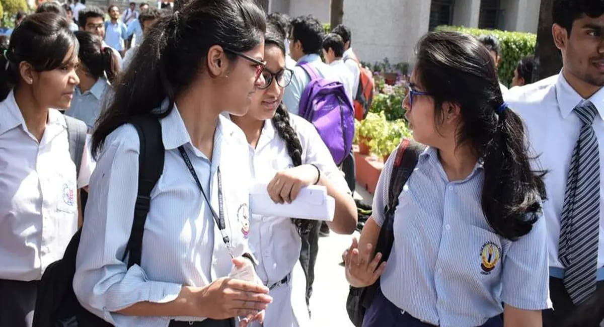 छात्रों में चिंता, परीक्षा की घड़ी करीब, मंडल ने 10वीं-12वीं के सैंपल पेपर अभी तक नही किये जारी