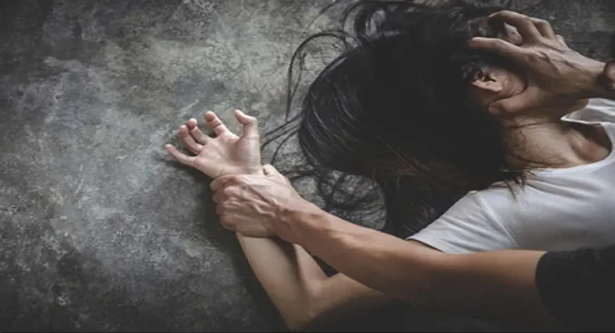 बेरछा जंगल में दिनदहाड़े वारदात, दर्शन के बाद युवती से सामूहिक दुष्कर्म, साथी को पीटकर भगाया