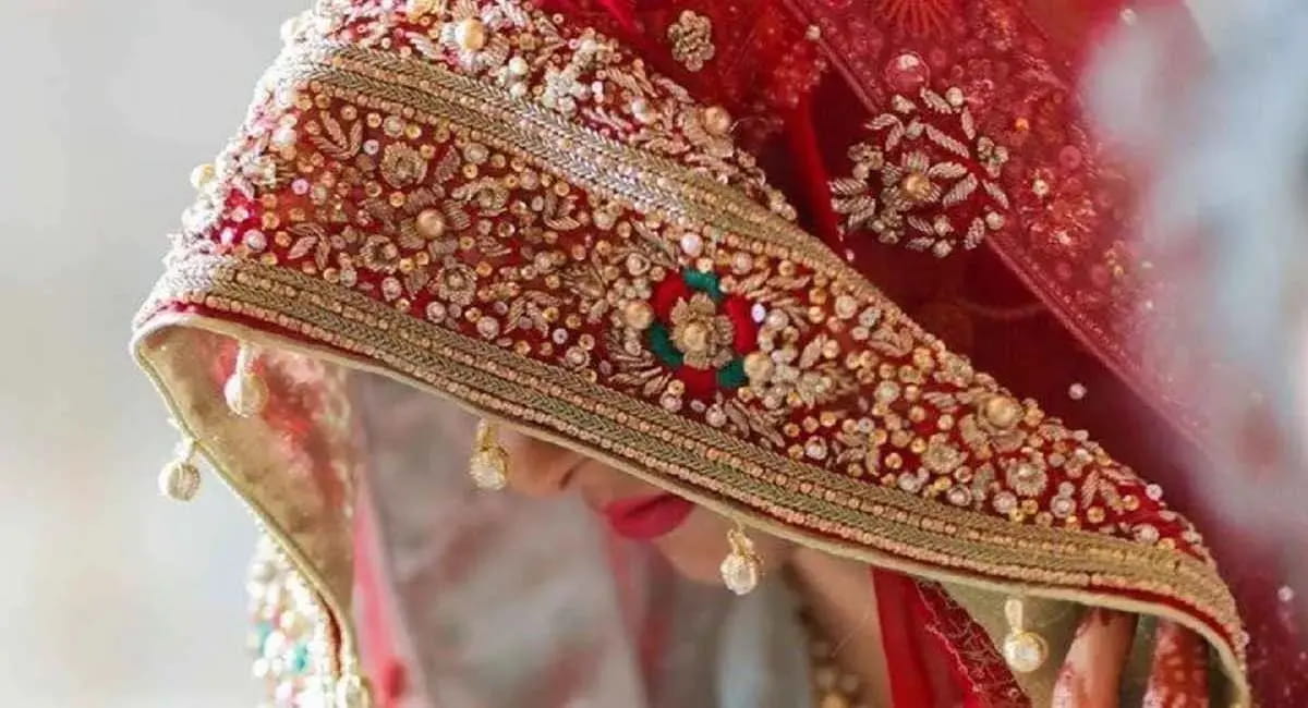चार बेटों के बीच उलझा रिश्ता, दुल्हन आज भी इंतजार में