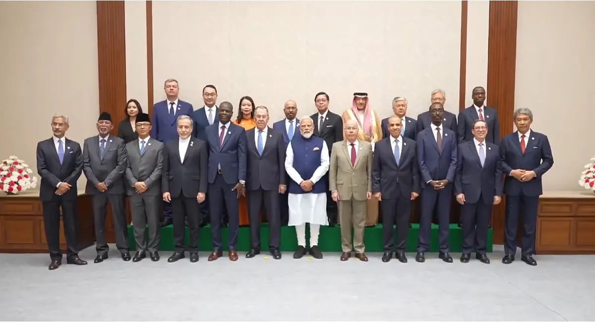 एक साथ कई देशों के विदेश मंत्रियों से मिले पीएम मोदी, होर्मुज से लेकर वैश्विक संकट तक चर्चा, BRICS में कूटनीति का बड़ा पल