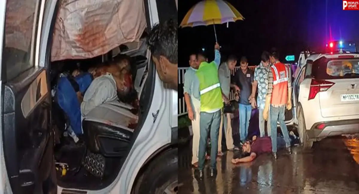ट्रक में जा घुसी XUV के उड़े परखच्चे, 5 युवकों की मौत