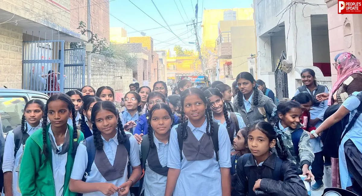 1000 रुपये के शक में छात्राओं की गरिमा से खिलवाड़! राजस्थान के सरकारी स्कूल की शिक्षिका सस्पेंड